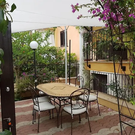 Complesso I Giardini Elisei 2* פוליקורו