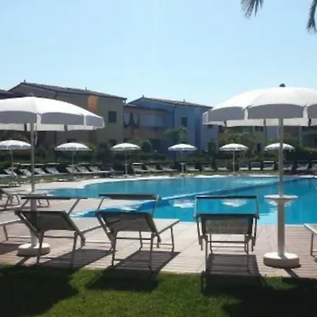 홀리데이파크 Complesso I Giardini Elisei 2*