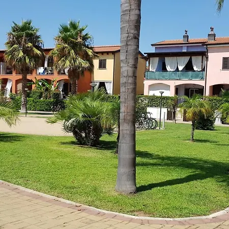 홀리데이파크 Complesso I Giardini Elisei 2*