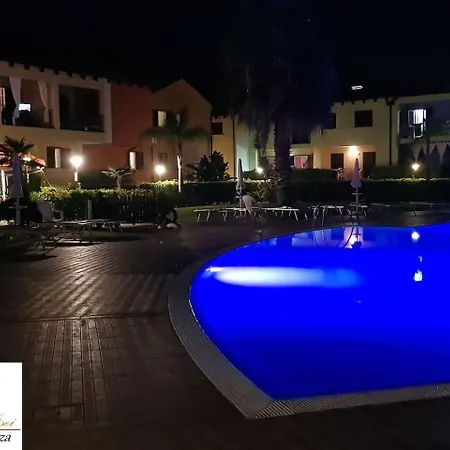 פארק נופש Complesso I Giardini Elisei פוליקורו