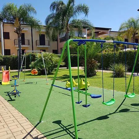 منتزه العطل Complesso I Giardini Elisei 2*